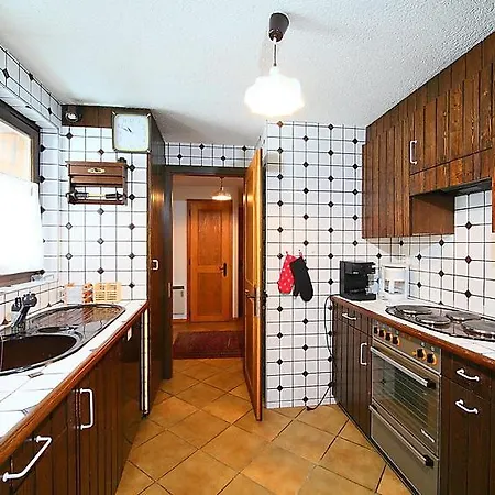 Sleeps 8 Wifi Apartment *